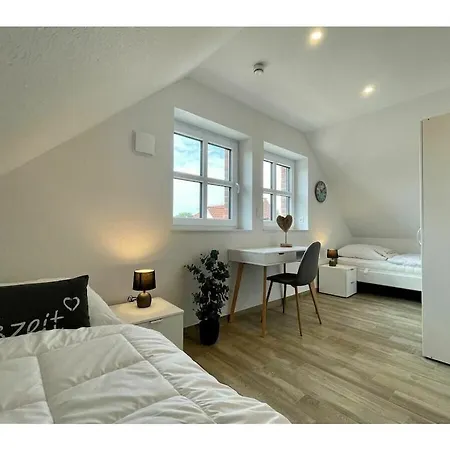 With 3 Bedrooms בית נופש