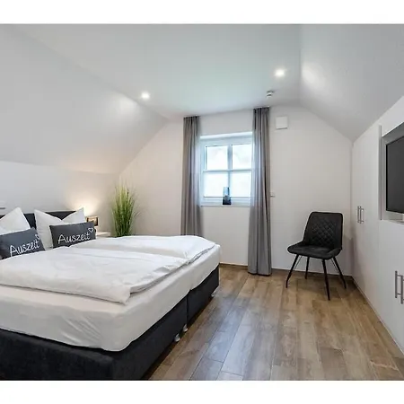 With 3 Bedrooms בית נופש גריטזיל