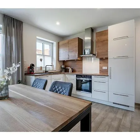 With 3 Bedrooms בית נופש *